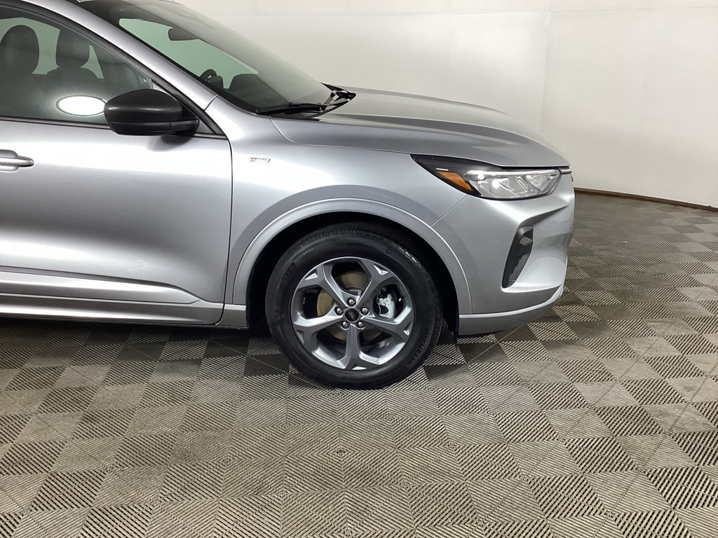 Certified 2023 Ford Escape ST-Line AWD/4WD image 7