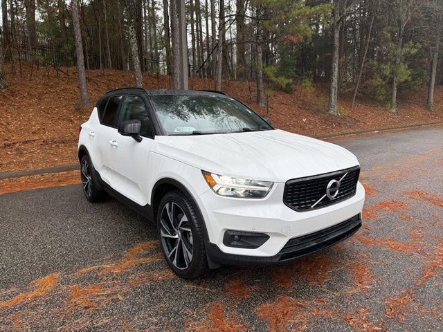 Used 2021 Volvo XC40 T5 R-Design w/ Protection Package Premier image 2