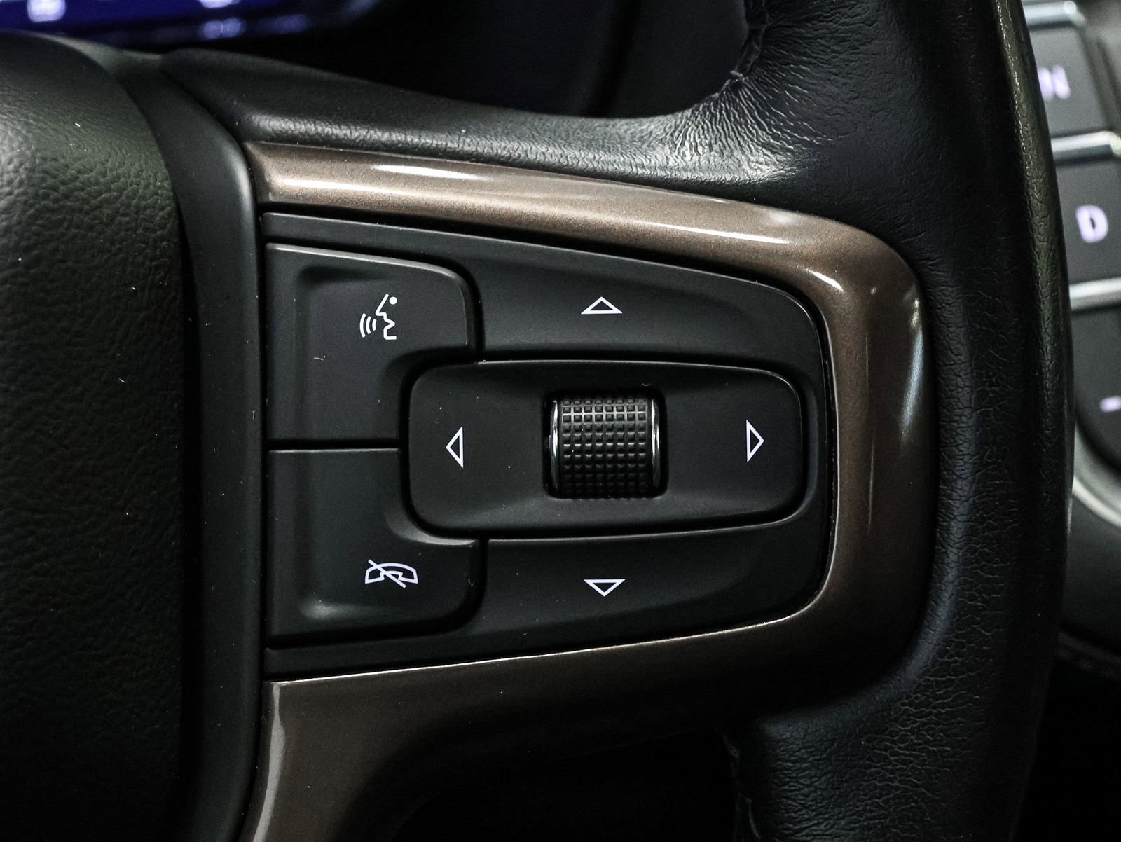 Used 2022 Chevrolet Suburban High Country AWD/4WD image 38