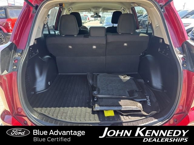 Used 2018 Toyota RAV4 LE w/ All Weather Liner Package AWD/4WD image 9