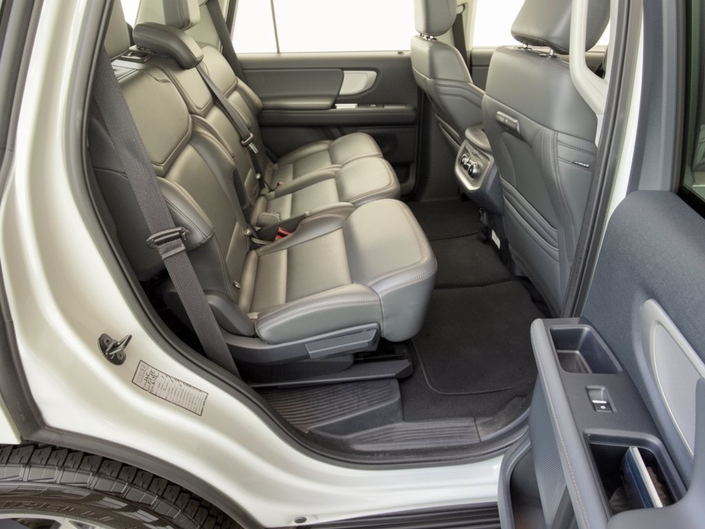 Certified 2025 Ford Expedition Active AWD/4WD image 29