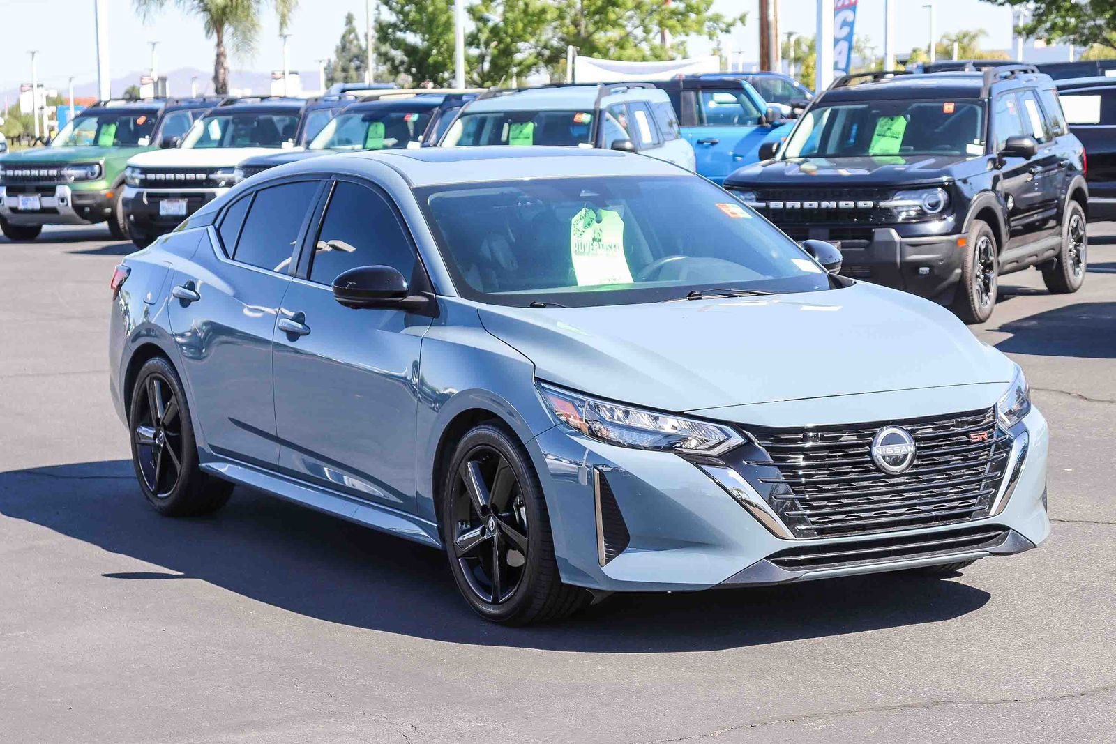 Used 2024 Nissan Sentra SR w/ SR Premium Package FWD image 3