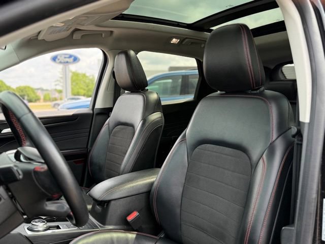 Certified 2022 Ford Escape SEL w/ SEL Stealth AWD Package image 14
