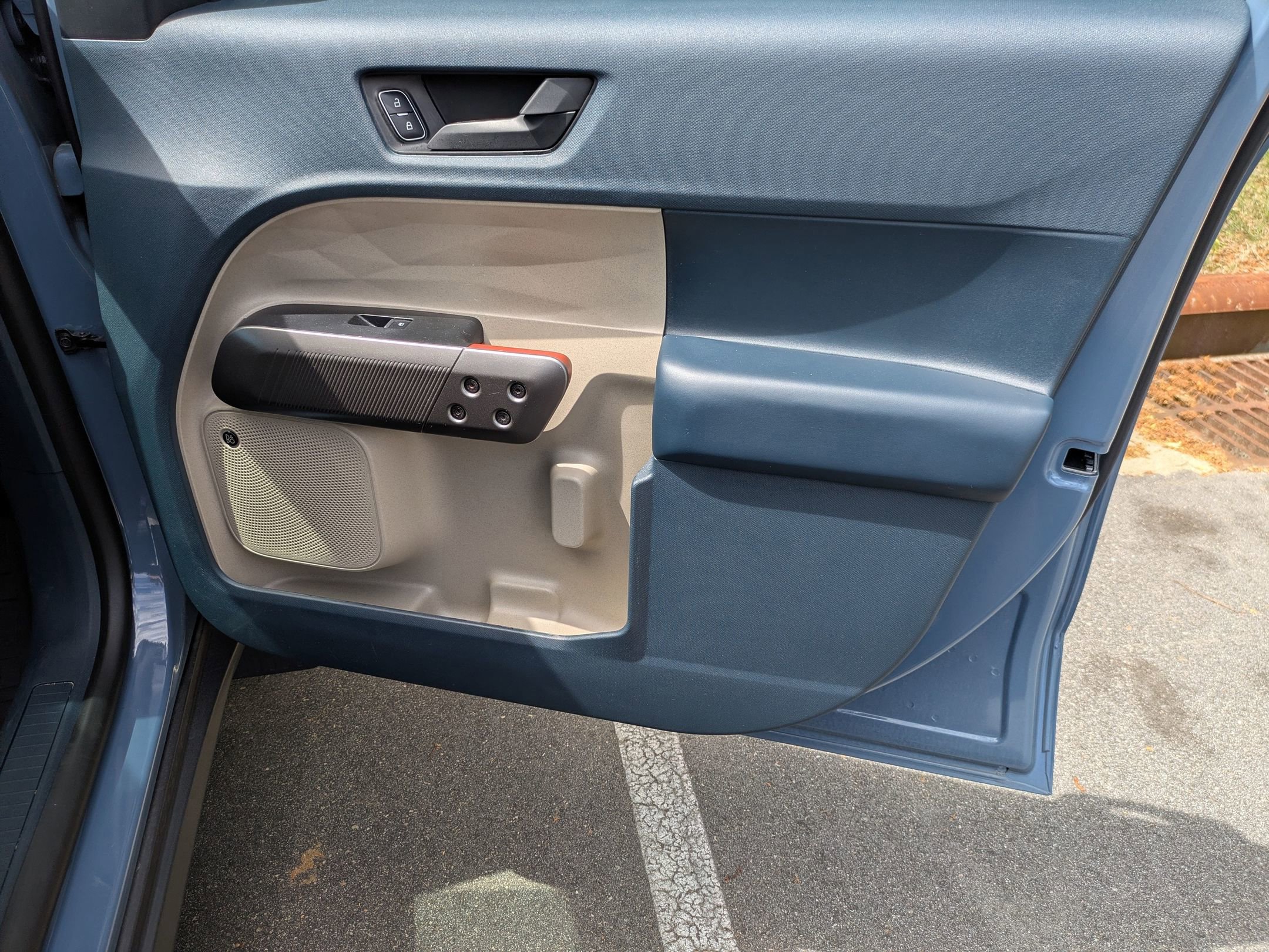 Certified 2025 Ford Maverick Lariat w/ 4K Tow Package image 37