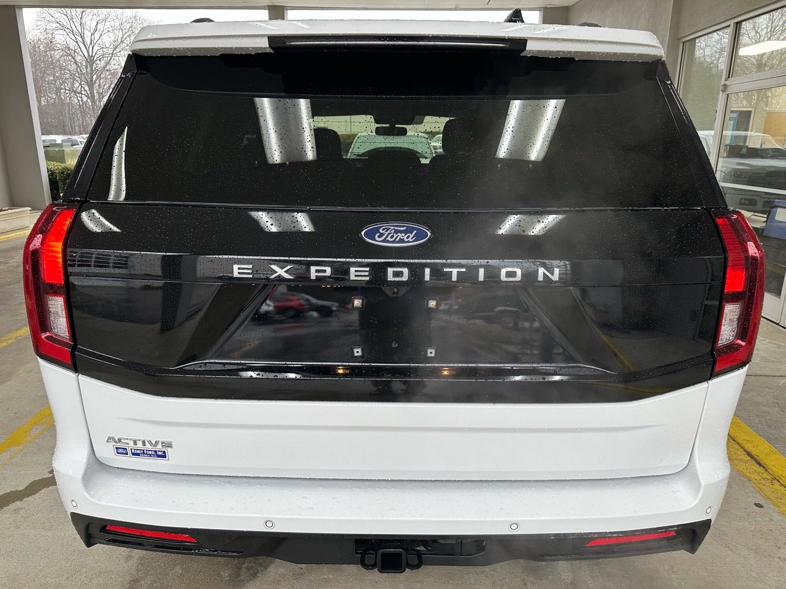 Certified 2025 Ford Expedition Active image 5