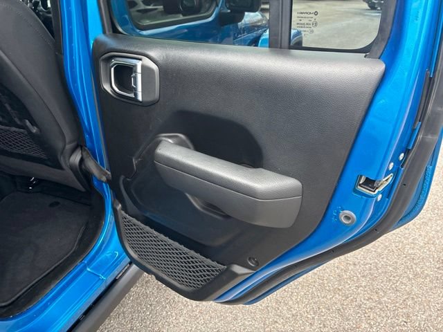 Used 2022 Jeep Wrangler Unlimited Rubicon w/ Cold Weather Group AWD/4WD image 68