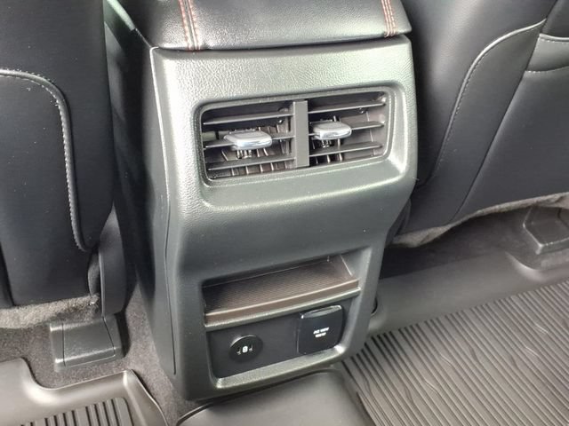 Certified 2024 Ford Edge ST-Line AWD/4WD image 10