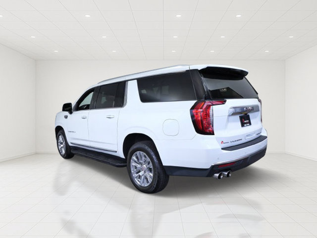 Used 2023 GMC Yukon XL Denali AWD/4WD image 4