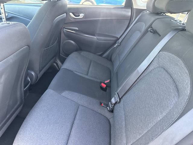 Used 2023 Hyundai Kona SE image 33