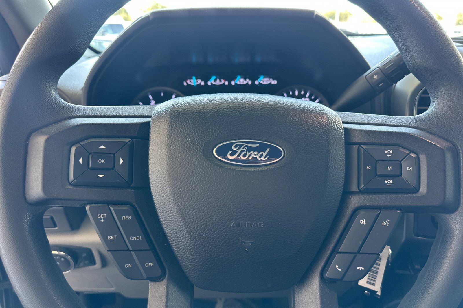 Certified 2022 Ford F250 XLT w/ XLT Premium Package AWD/4WD image 23