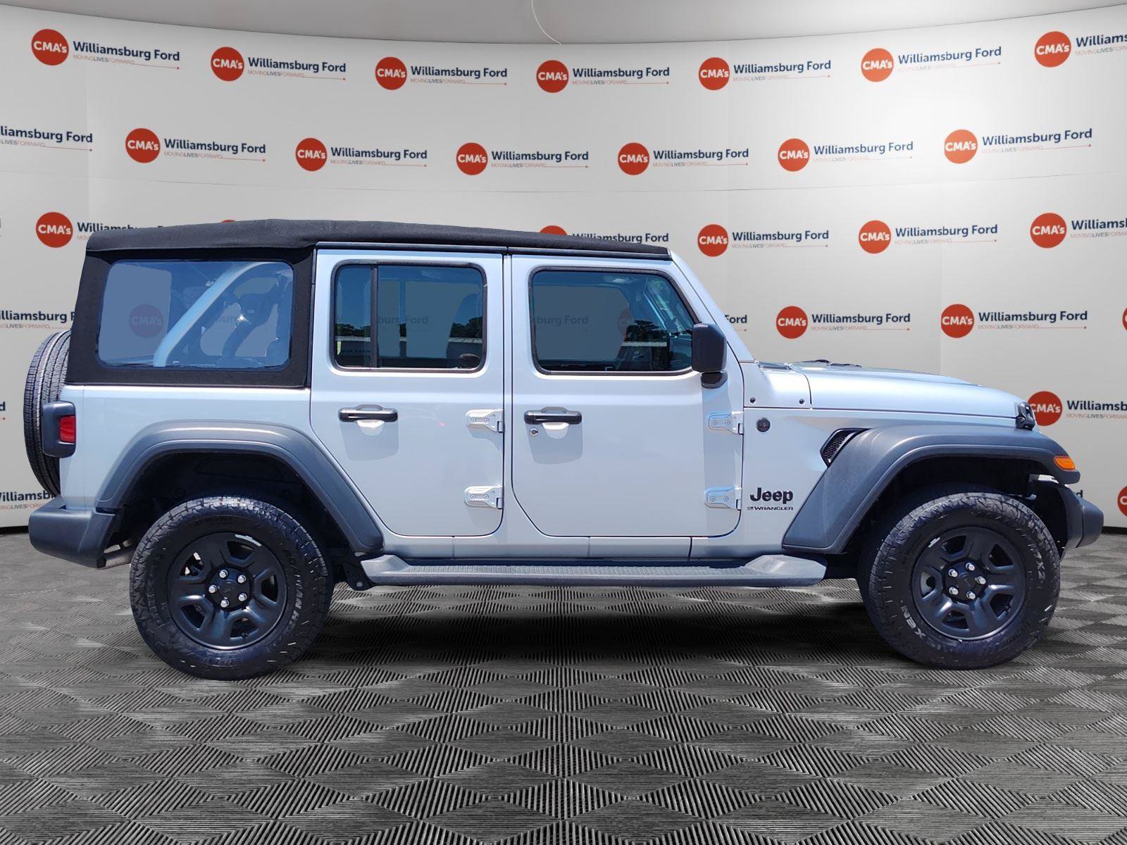 Used 2024 Jeep Wrangler Unlimited Sport AWD/4WD image 6