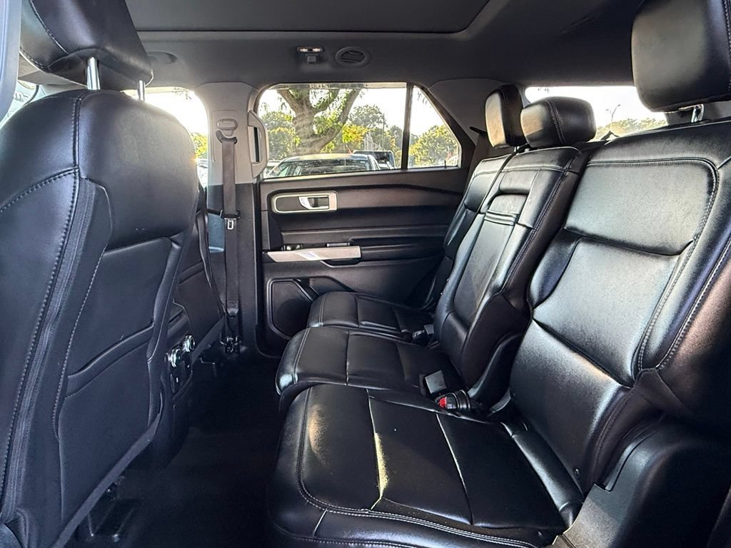 Certified 2022 Ford Explorer XLT w/ Equipment Group 202A AWD/4WD image 25
