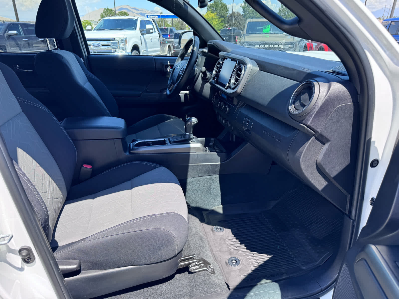 Used 2023 Toyota Tacoma TRD Sport AWD/4WD image 17