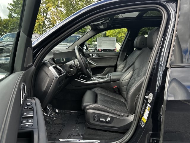 Used 2024 BMW X5 xDrive40i w/ M Sport Package AWD/4WD image 19