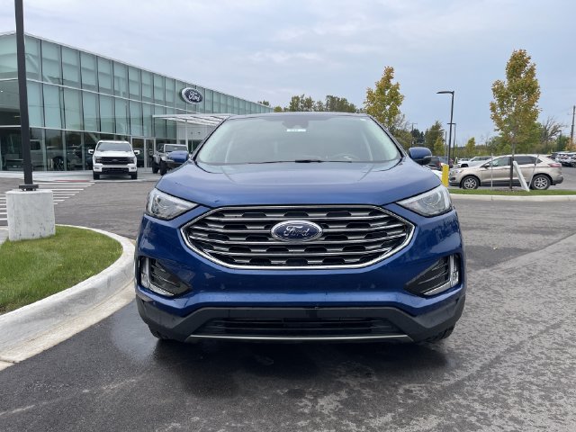 Certified 2022 Ford Edge Titanium w/ Class II Trailer Tow Package AWD/4WD image 7