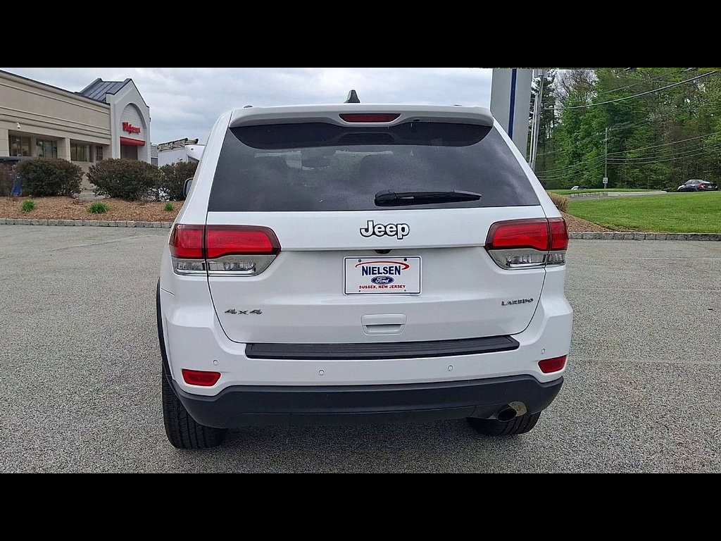 Used 2022 Jeep Grand Cherokee Laredo E AWD/4WD image 7