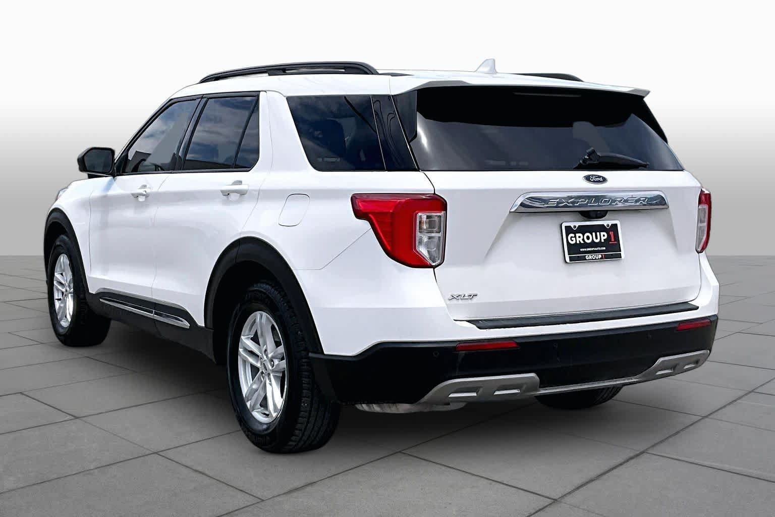 Certified 2022 Ford Explorer XLT w/ Equipment Group 202A RWD image 11