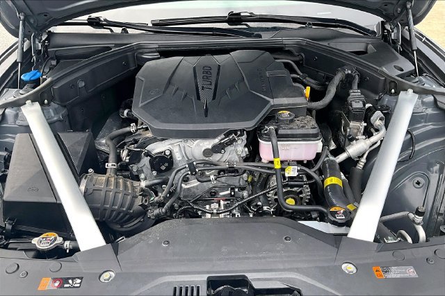 Used 2025 Genesis G70 2.5T RWD image 11