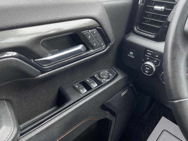 Used 2024 GMC Sierra 2500 AT4 w/ AT4 Preferred Package image 32