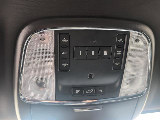 Used 2017 Jeep Grand Cherokee Overland image 33