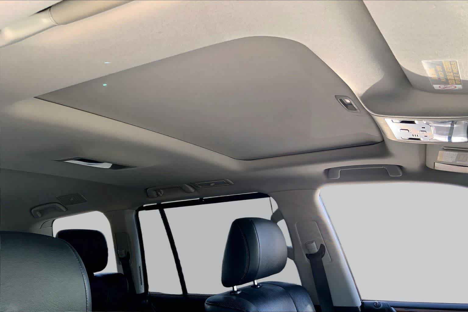 Used 2019 Lexus LX 570 4WD w/ Luxury Package image 20