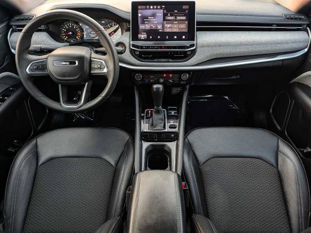 Used 2024 Jeep Compass Latitude AWD/4WD image 19