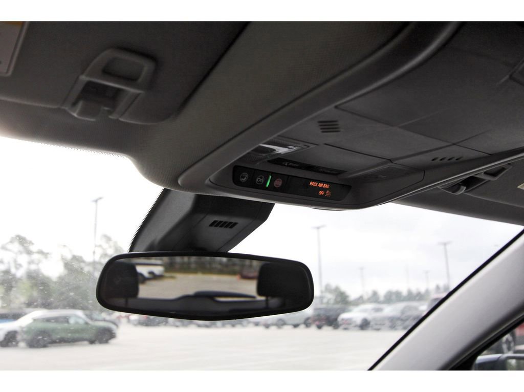 Used 2020 Chevrolet Equinox LT image 22