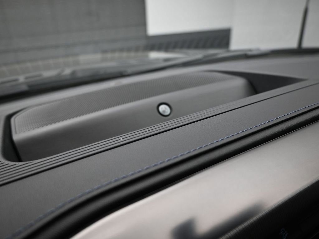 Certified 2025 Ford F150 Platinum w/ Equipment Group 702A High image 45