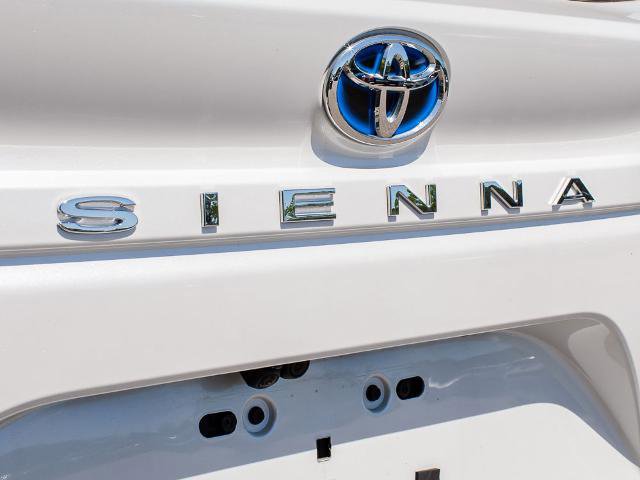 Used 2025 Toyota Sienna Platinum AWD/4WD image 10