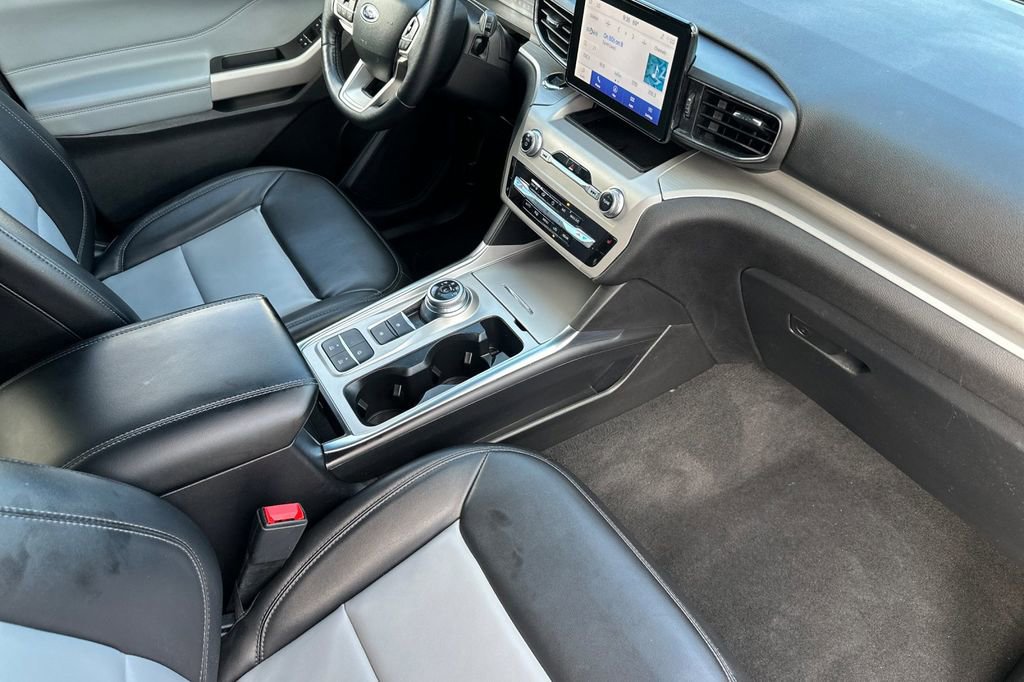Certified 2023 Ford Explorer XLT w/ Equipment Group 202A image 19