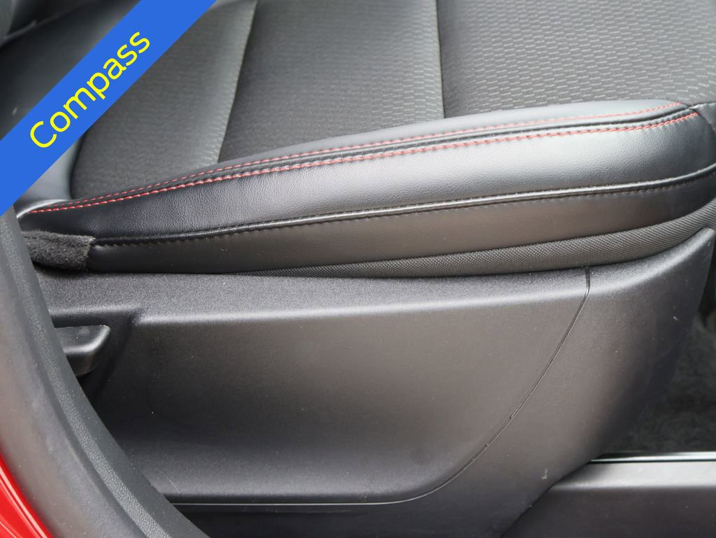 Certified 2025 Ford Escape ST-Line AWD/4WD image 11