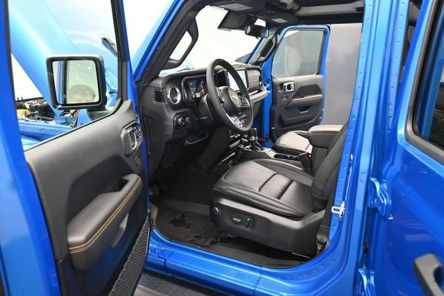 Used 2025 Jeep Wrangler Unlimited Sahara AWD/4WD image 19