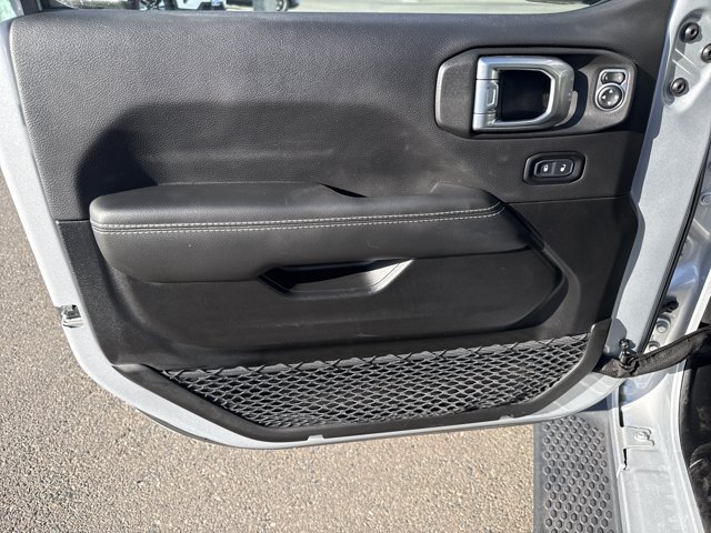 Used 2023 Jeep Wrangler Unlimited Sahara AWD/4WD image 12