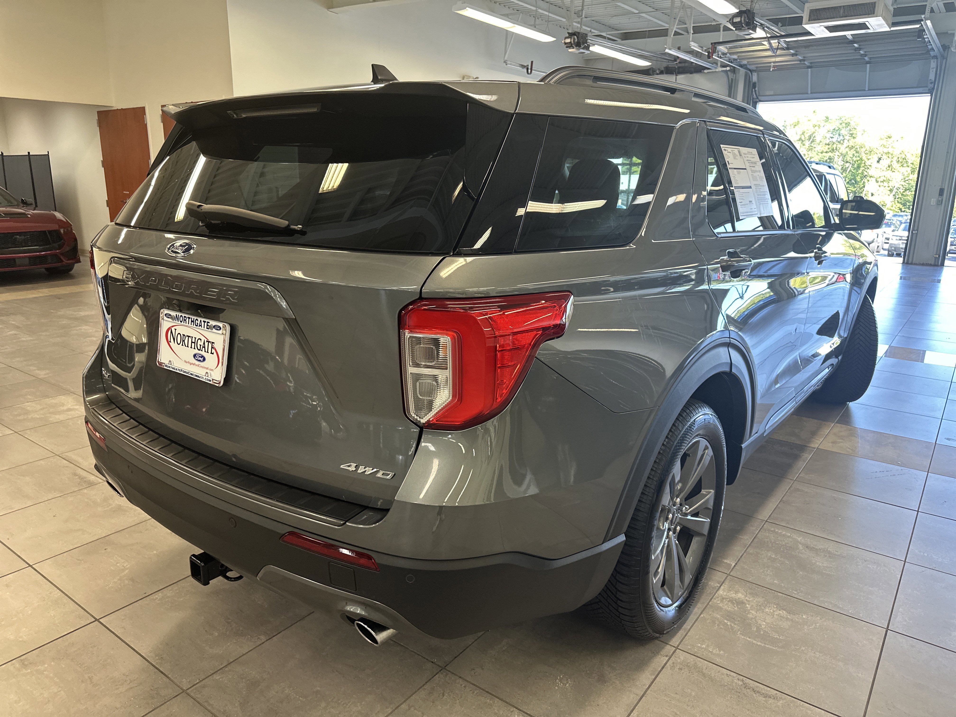 Certified 2022 Ford Explorer XLT w/ Equipment Group 202A image 5