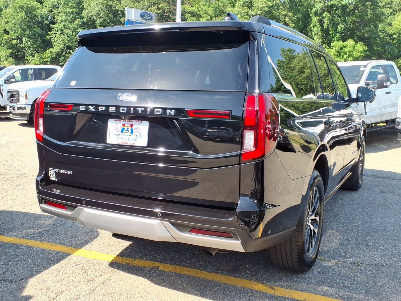 Certified 2025 Ford Expedition Platinum AWD/4WD image 8