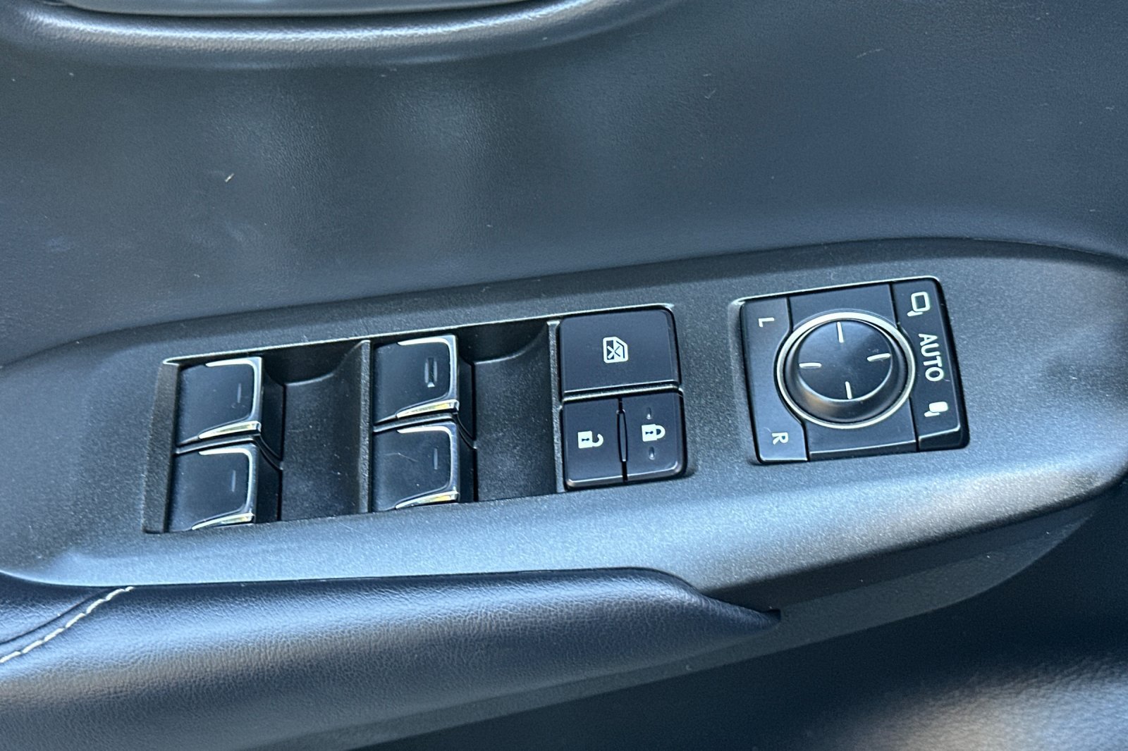 Used 2018 Lexus NX 300h AWD w/ Comfort Package image 12