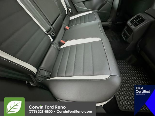 Used 2025 Volkswagen Taos SEL image 30