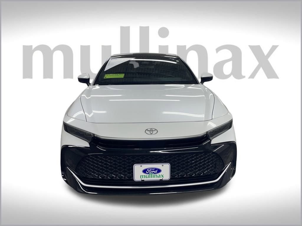 Used 2025 Toyota Crown Limited image 15