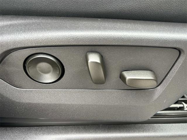 Used 2024 Chevrolet Silverado 1500 High Country w/ Technology Package image 21