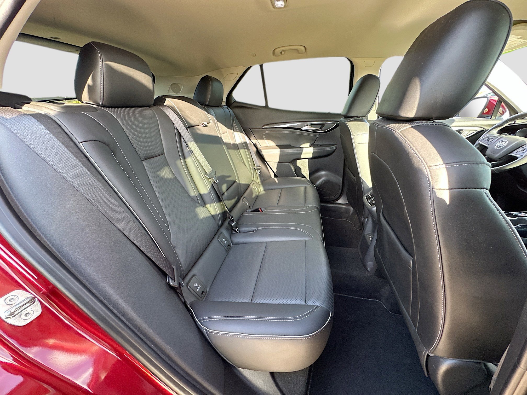 Used 2022 Buick Envision Essence w/ Safety Package image 25