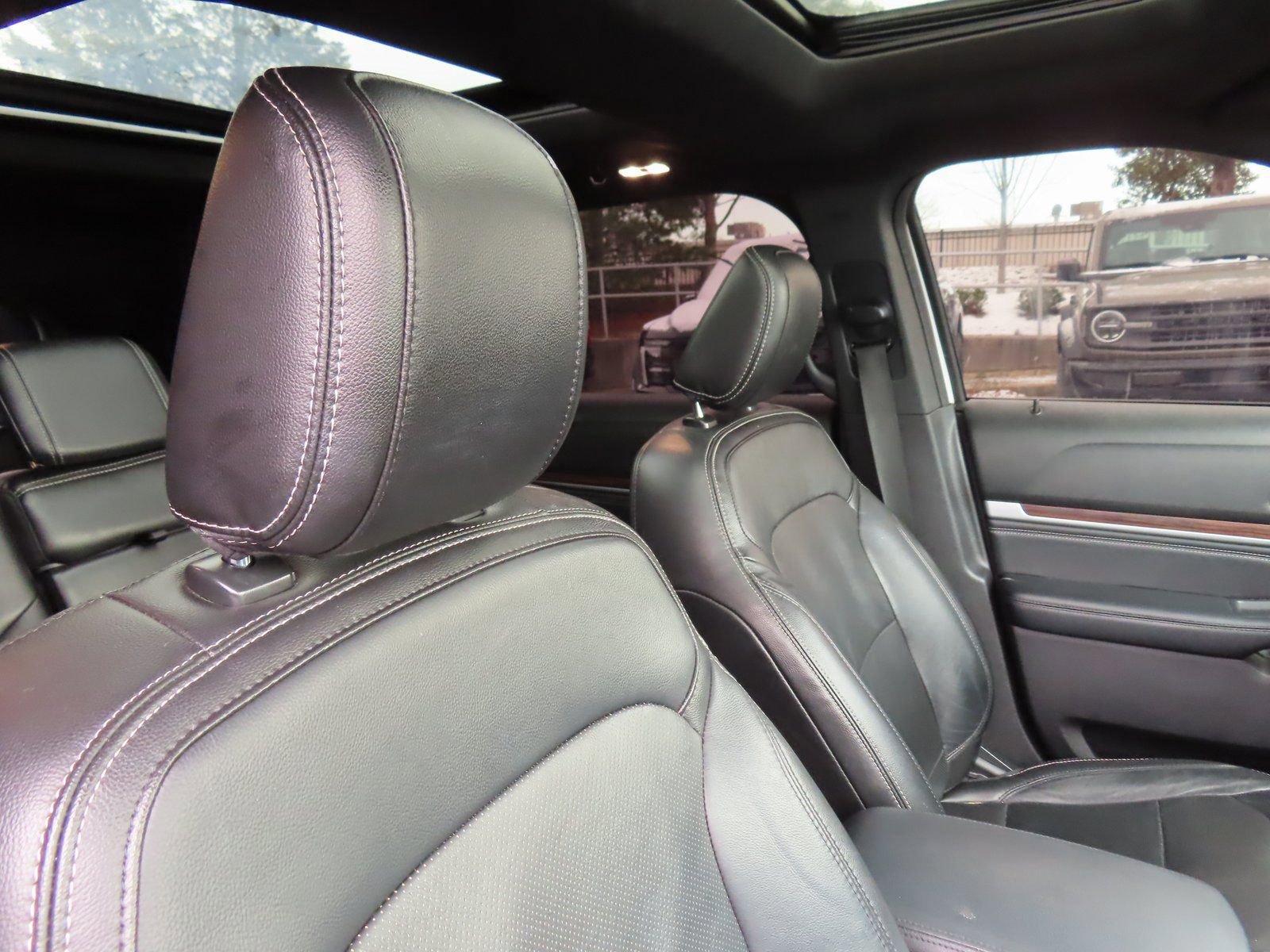 Certified 2018 Ford Explorer Limited w/ Equipment Group 301A image 28