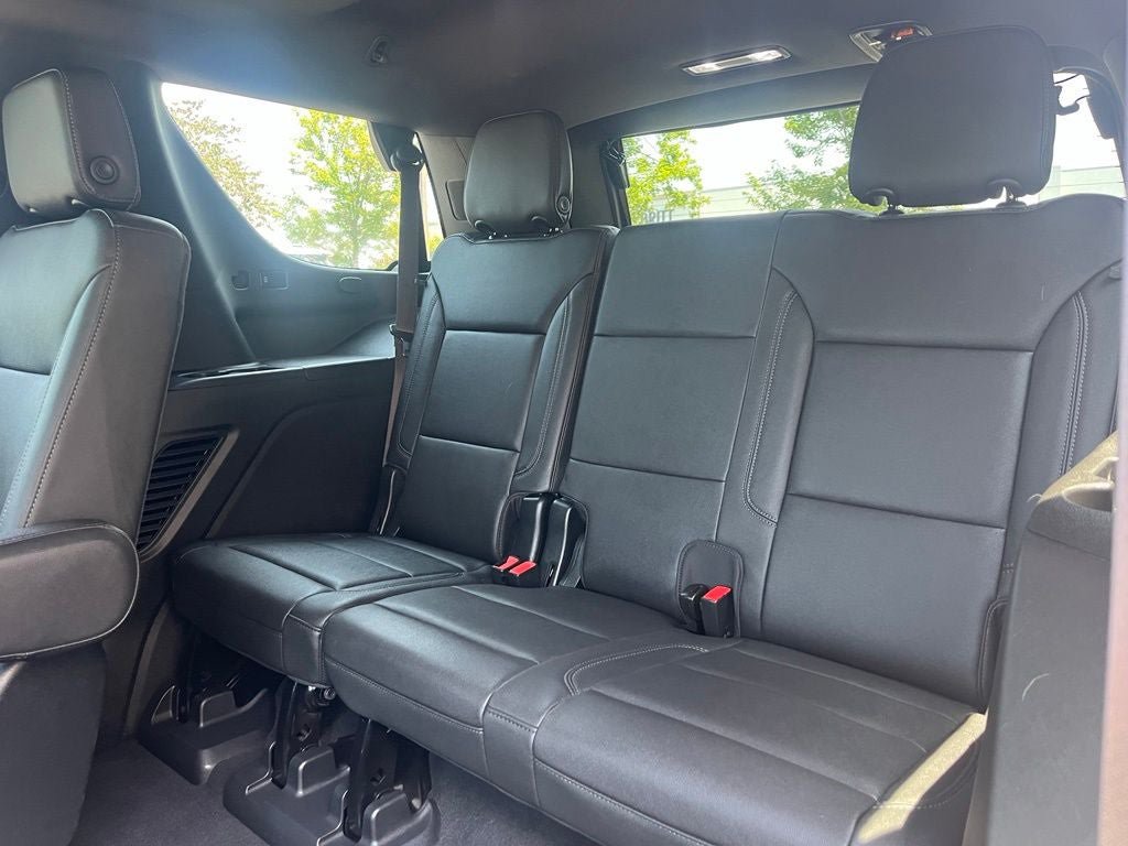 Used 2023 Chevrolet Tahoe Z71 w/ Luxury Package AWD/4WD image 17