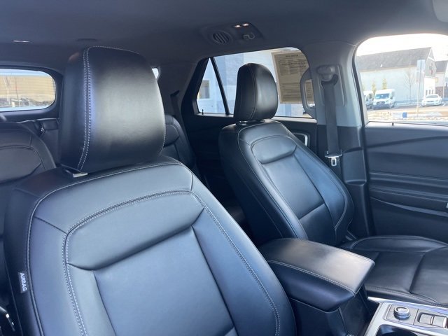 Certified 2022 Ford Explorer XLT w/ Equipment Group 202A image 40