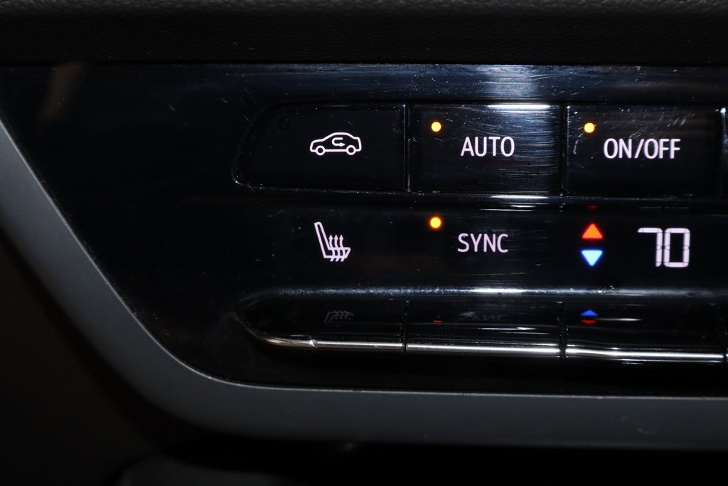 Used 2023 Buick Envision Essence image 32