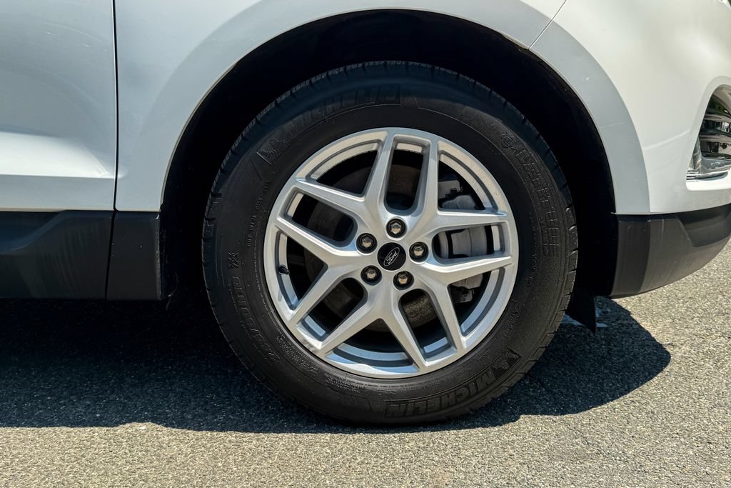 Certified 2023 Ford Edge SEL w/ Convenience Package AWD/4WD image 11