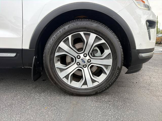 Certified 2018 Ford Explorer Platinum AWD/4WD image 5