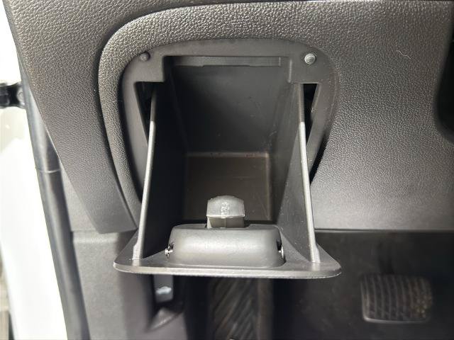 Used 2020 Chevrolet Trax LT w/ LT Convenience Package AWD/4WD image 13