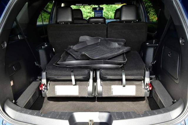 Certified 2017 Ford Explorer XLT w/ Equipment Group 202A AWD/4WD image 10