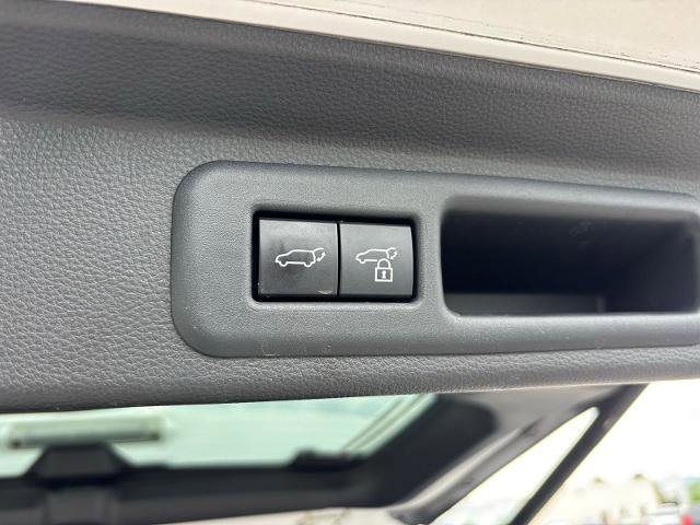 Used 2025 Toyota Sequoia Capstone AWD/4WD image 24