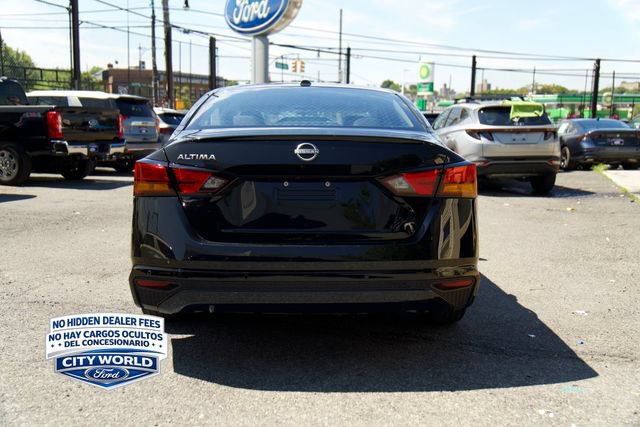 Used 2025 Nissan Altima 2.5 SV FWD image 3